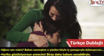 Eleman duştan çıkan annesinin amcığına sabun gibi kayıyor